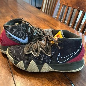 Nike Kyrie Irving shoes size 9